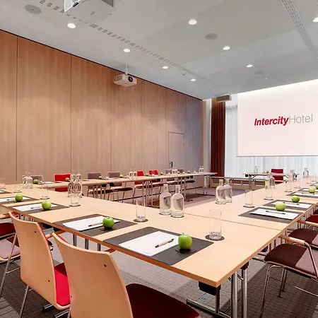 Intercityhotel Frankfurt Hbf 4*