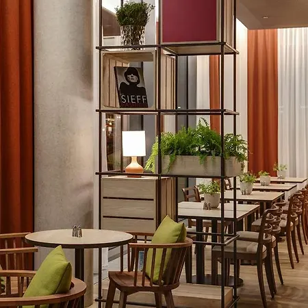 Intercityhotel Frankfurt Hbf Ξενοδοχείο 4*