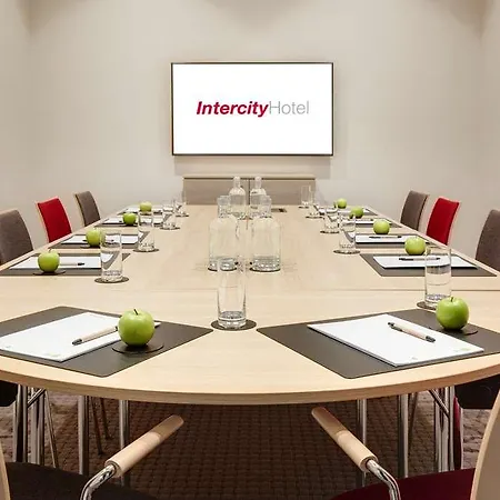 Intercityhotel Frankfurt Hbf מלון 4*