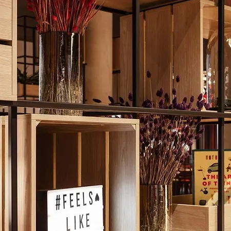 Intercityhotel Frankfurt Hbf 4*