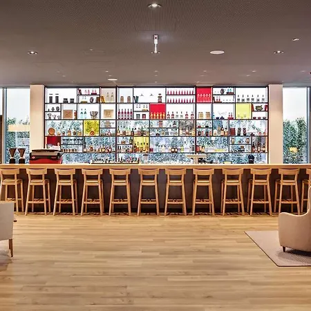 Intercityhotel Frankfurt Hbf מלון