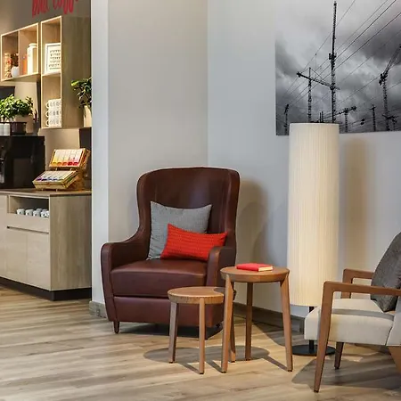 Intercityhotel Frankfurt Hbf מלון 4*