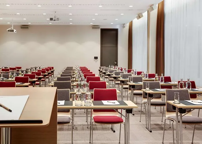 Intercityhotel Frankfurt Hbf 4*