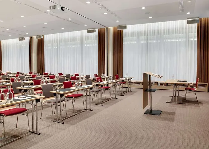 Intercityhotel Frankfurt Hbf מלון 4*