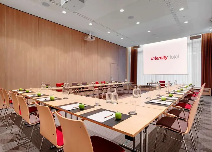 Intercityhotel Frankfurt Hbf 4*