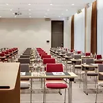 Intercityhotel Frankfurt Hbf 4*