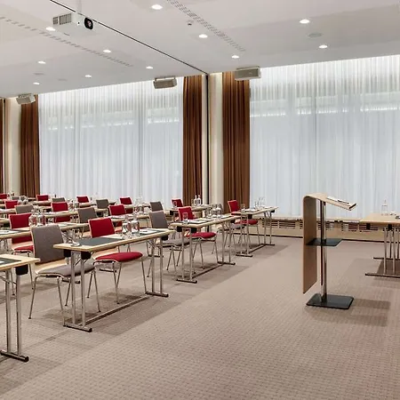 Intercityhotel Frankfurt Hbf Otel 4*